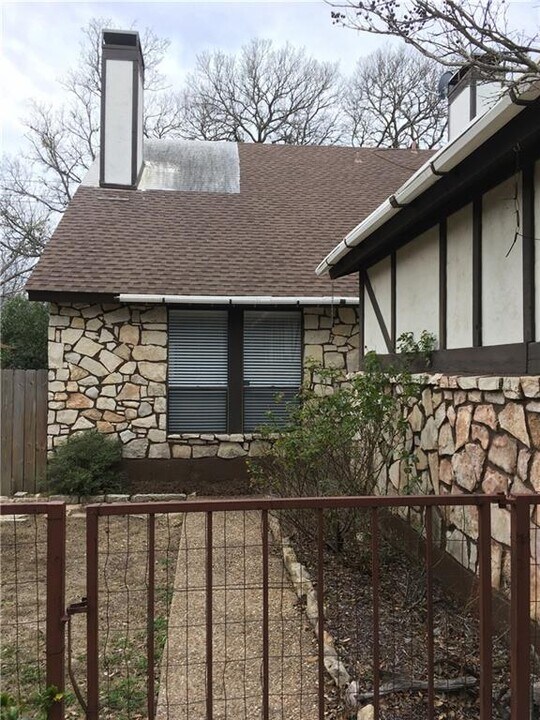 8419 Fathom Cir in Austin, TX - Building Photo