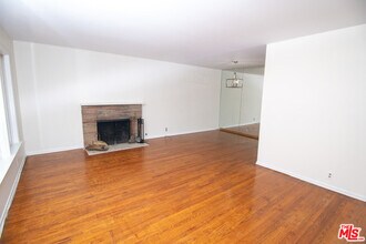 957 Terrace 49 in Los Angeles, CA - Building Photo - Building Photo