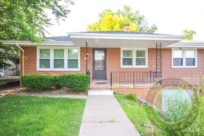 4405 Spring St in Omaha, NE - Building Photo - Building Photo