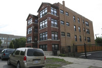 3745 W Douglas Blvd in Chicago, IL - Building Photo - Building Photo