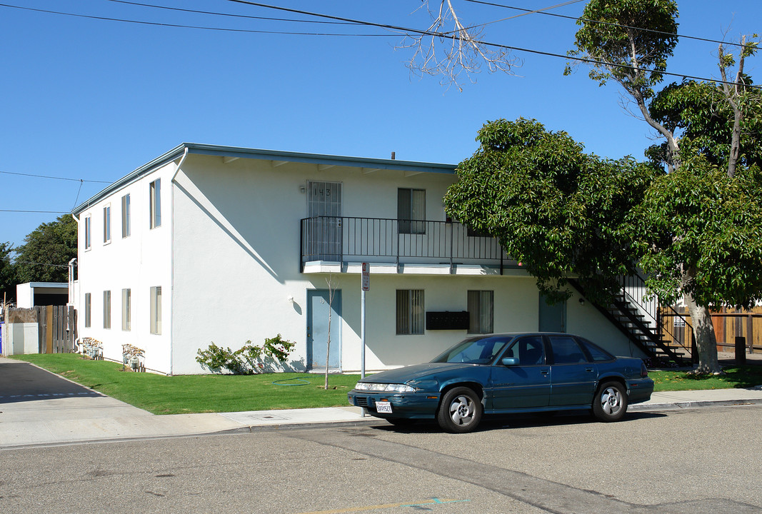 133-147 W B St in Port Hueneme, CA - Building Photo