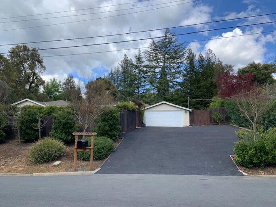 71 Meadow View Rd in Orinda, CA - Building Photo