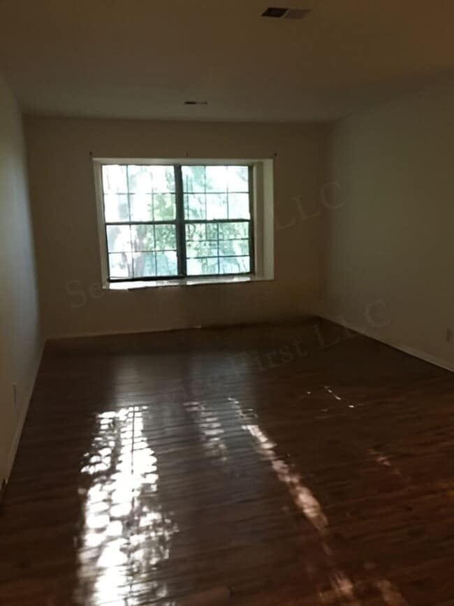 101 103-103 Johnson Dr in Buffalo, MO - Building Photo - Building Photo