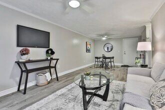 5 Karen Cir in Billerica, MA - Building Photo - Building Photo