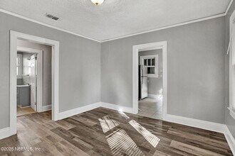 1431 W 26th St in Jacksonville, FL - Foto de edificio - Building Photo