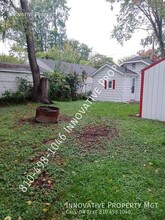 1051 W Schumacher Ave in Flint, MI - Building Photo - Building Photo