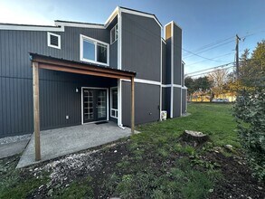 6110 29th St NE in Tacoma, WA - Building Photo - Building Photo