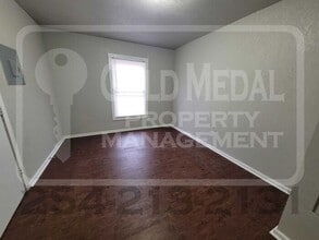 711 W Avenue B in Killeen, TX - Building Photo - Building Photo