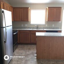 1723 Katrina Ln in Lancaster, TX - Foto de edificio - Building Photo