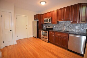 35 St Paul St in Brookline, MA - Building Photo - Building Photo