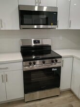 9033 SW 123rd Ct in Miami, FL - Building Photo - Building Photo