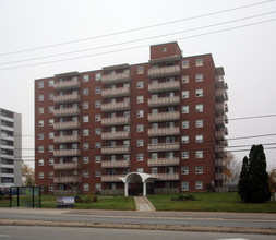 851 Queenston Rd in Hamilton, ON - Building Photo - Primary Photo