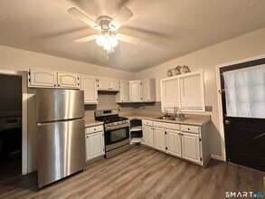 74 Mt Pleasant St in Derby, CT - Building Photo - Building Photo