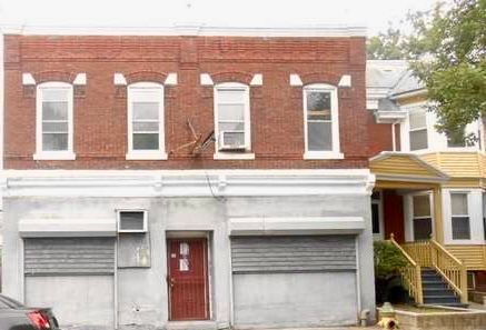 8 Eaton Pl in East Orange, NJ - Building Photo