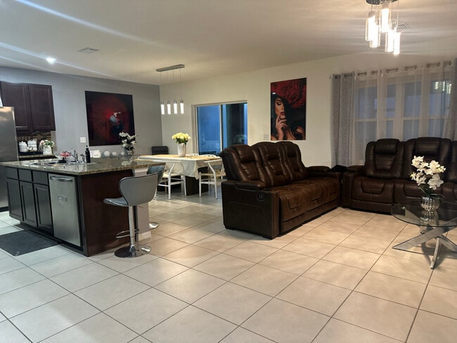 5916 Briar Rose Wy in Sarasota, FL - Building Photo - Building Photo