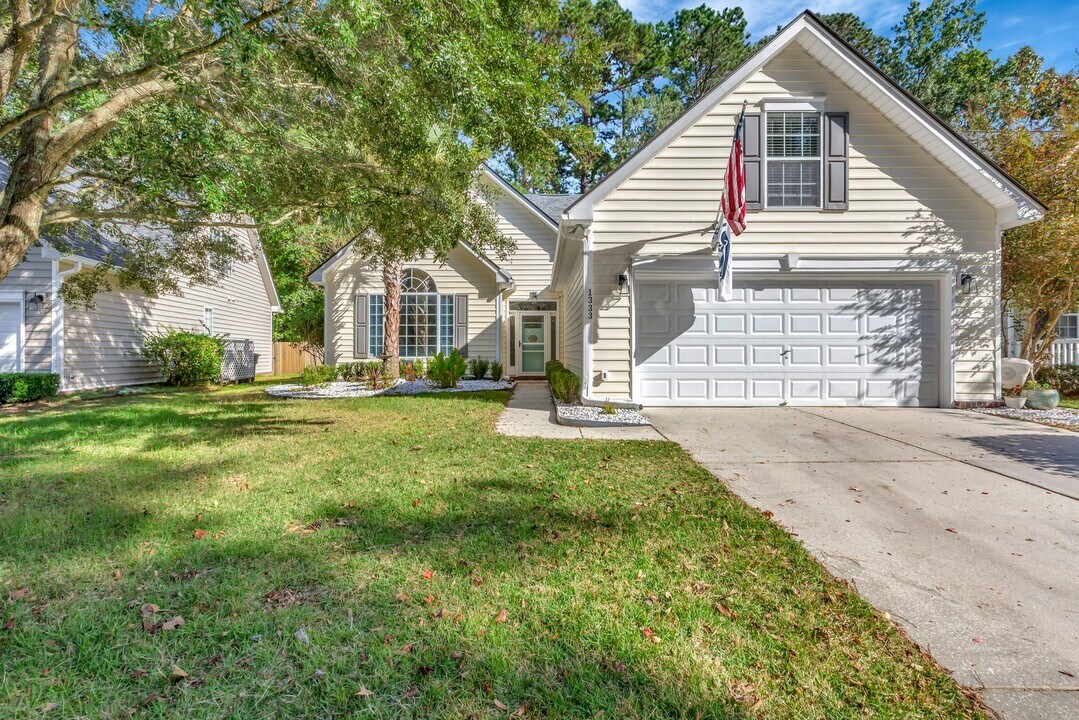 1333 Heidiho Way in Mount Pleasant, SC - Building Photo