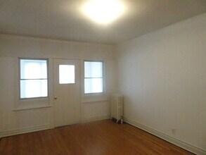 4423 W Irving Park Rd in Chicago, IL - Building Photo - Building Photo