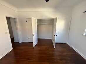 5137 1/2 W 21st St, Unit Quiet updated studio in Los Angeles, CA - Building Photo - Building Photo