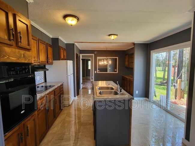 property at 925 Cranor Rd