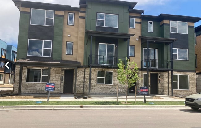 property at 751 Promenade Dr
