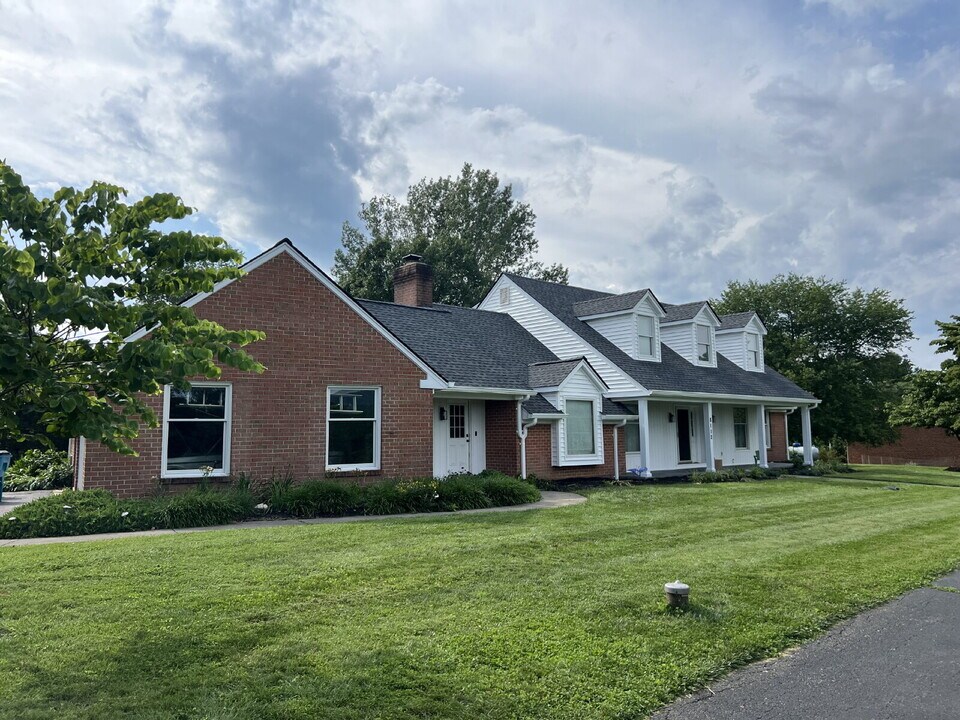 8112 Pete Wiles Rd in Middletown, MD - Building Photo