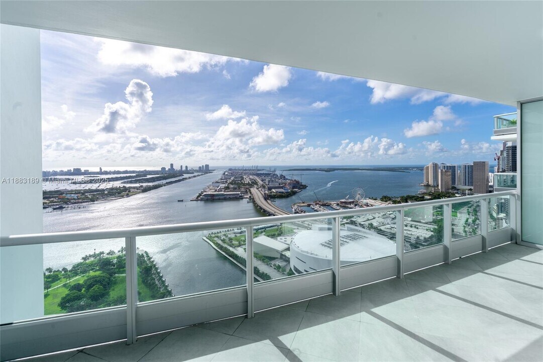 900 Biscayne Blvd in Miami, FL - Building Photo