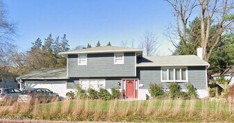 299 White Rd in Little Silver, NJ - Building Photo