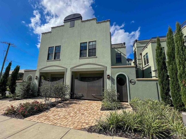 property at 303 N 8th Ave