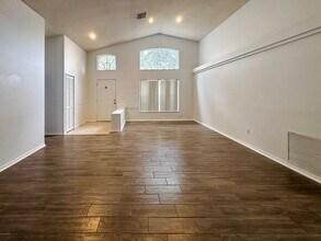 1004 Beckstrom Dr in Oviedo, FL - Building Photo - Building Photo