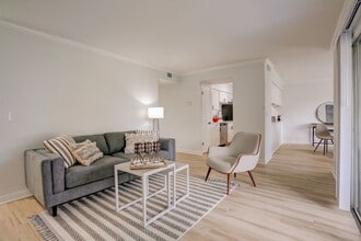 Captiva Club Apartments in Tampa, FL - Building Photo - Building Photo