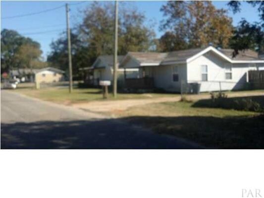 2605 W Gadsden St in Pensacola, FL - Building Photo