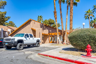 Desert Villas in Las Vegas, NV - Building Photo - Building Photo