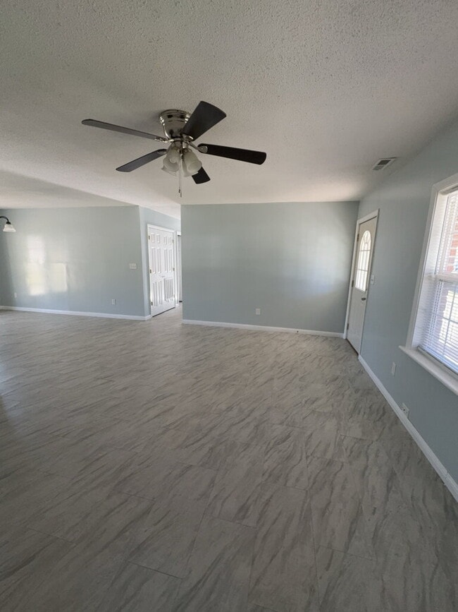 304 Royal Dr in Jacksonville, NC - Building Photo - Building Photo
