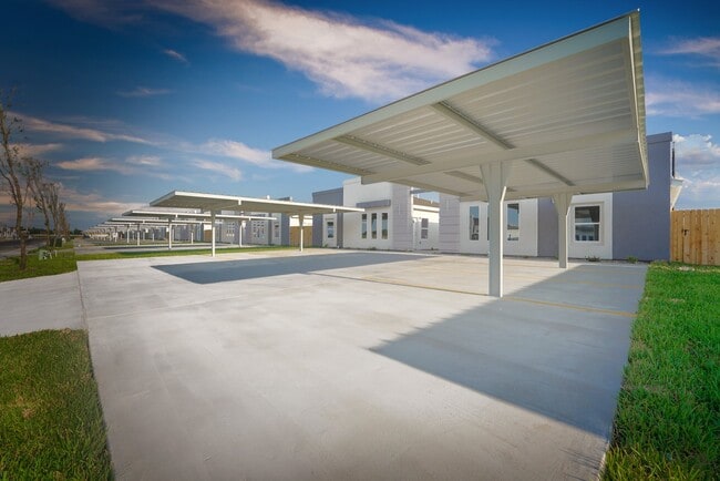 84 E La Vista Ave, Unit Unit 3 in McAllen, TX - Building Photo - Building Photo