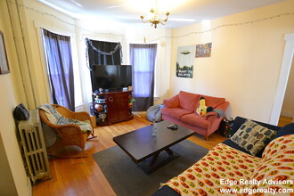 110 Murdock St, Unit 2 in Boston, MA - Foto de edificio - Building Photo