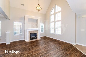 8558 Shady Elm Dr in Memphis, TN - Building Photo - Building Photo