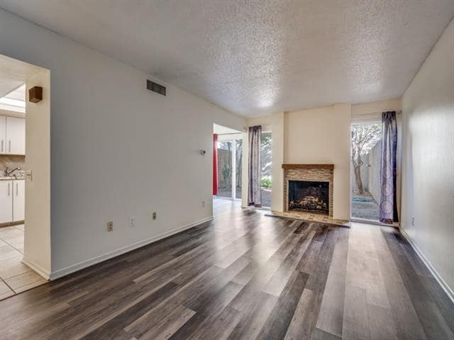 1800 Navajo Pl in Irving, TX - Building Photo - Building Photo