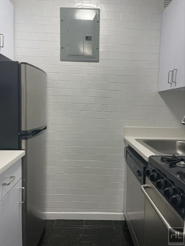 EAST 56 STREET in New York, NY - Building Photo - Building Photo