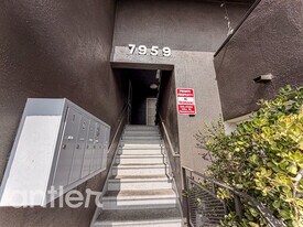 7959 Romaine St in West Hollywood, CA - Building Photo