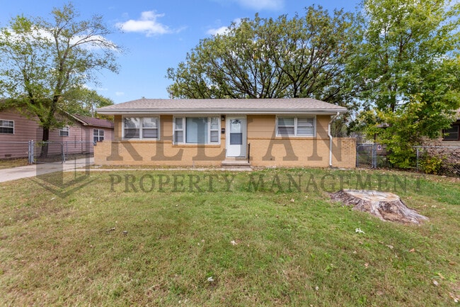property at 2210 W Dallas St