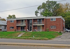 911 N Gettysburg Ave Apartments