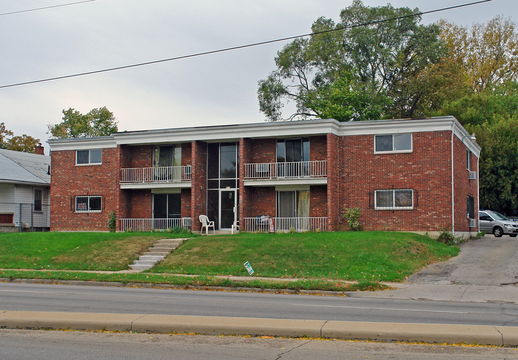 911 N Gettysburg Ave in Dayton, OH - Building Photo