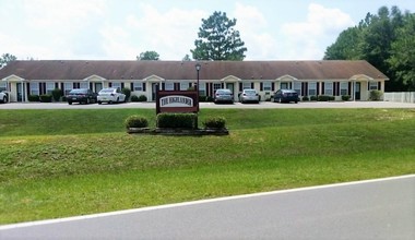 The Highlander in Defuniak Springs, FL - Foto de edificio - Building Photo