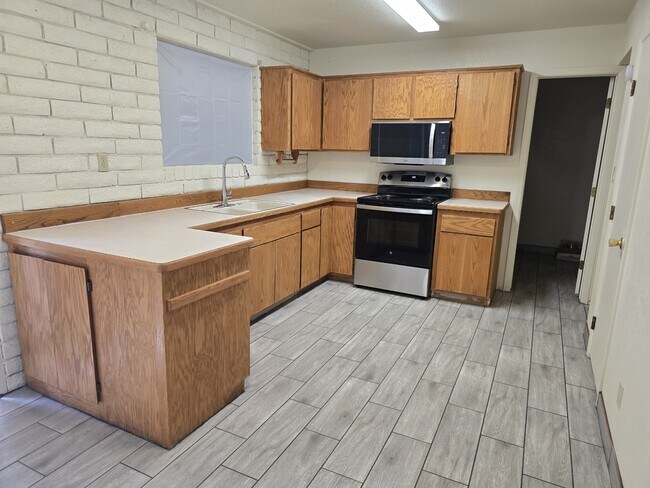 880 W America St in Wickenburg, AZ - Building Photo - Building Photo