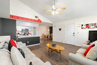 2735 N Poinciana Blvd in Kissimmee, FL - Building Photo - Building Photo