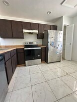 861 NE 209th Terrace in Miami, FL - Building Photo