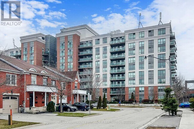 120 Dallimore Cir in Toronto, ON - Building Photo - Building Photo