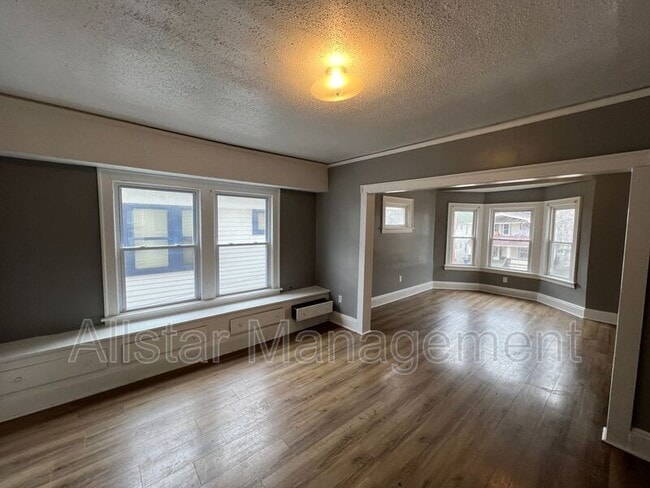 10006 Lamontier Ave in Cleveland, OH - Building Photo - Building Photo