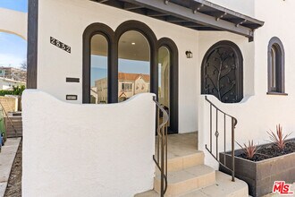 2832 12th Ave in Los Angeles, CA - Building Photo - Building Photo