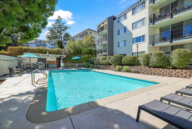 Belmont Terrace in Belmont, CA - Foto de edificio - Building Photo